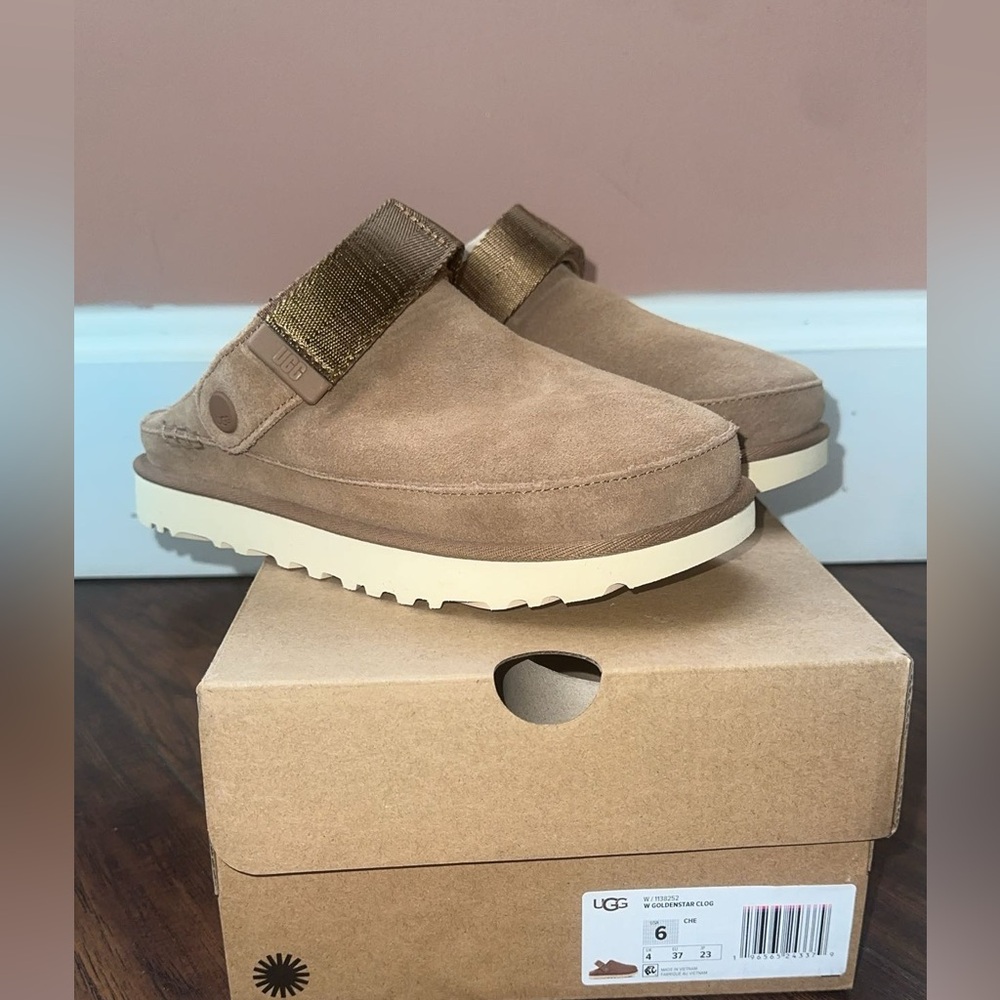 UGG clog